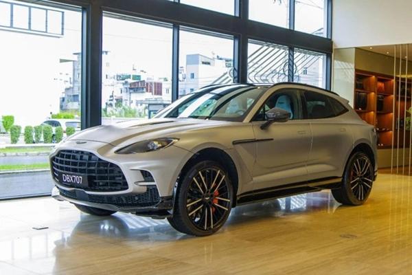 Ông Đặng Lê Nguyên Vũ mua liền lúc 3 siêu xe, tổng giá trị hơn 45 tỷ đồng-2