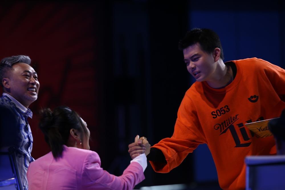 Giám khảo Vietnam Idol lại bấn loạn vì nhan sắc thí sinh nữ-4