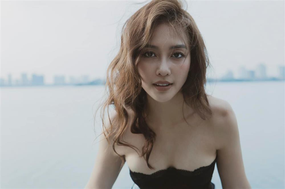 Hai người tình màn ảnh của Thanh Sơn đọ dáng với bikini-6