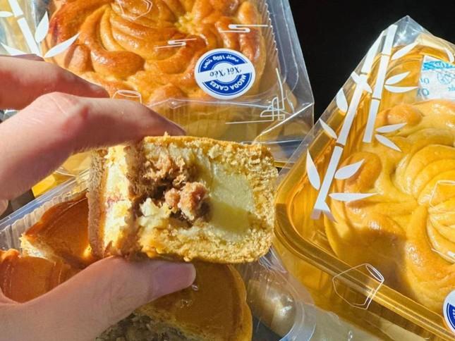 Bánh trung thu lạ bán sớm, tưởng không ai mua hóa ra cháy hàng-2