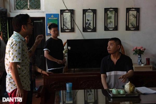 NSND Công Lý ăn cơm hộp, xúc động đọc kịch bản vào vai bố vợ khó tính-12