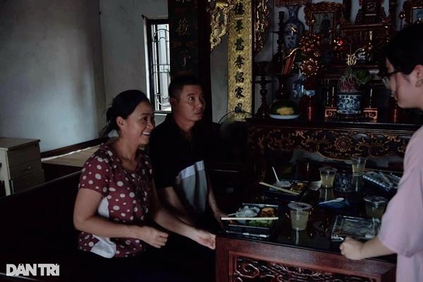 NSND Công Lý ăn cơm hộp, xúc động đọc kịch bản vào vai bố vợ khó tính-14