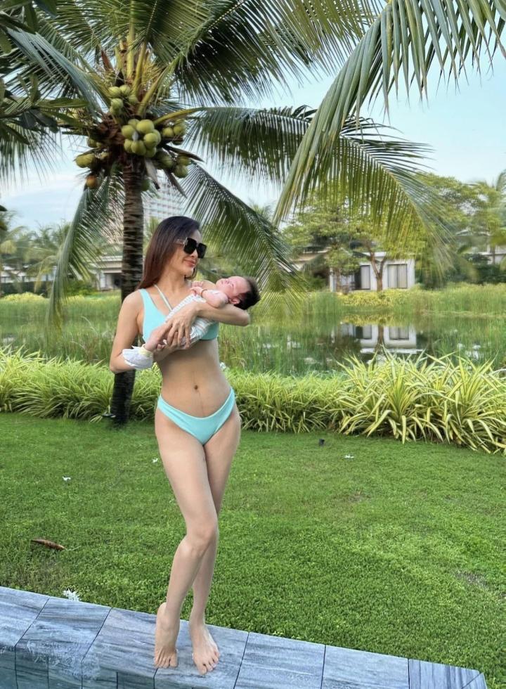 Sinh con hơn 1 tháng, Phương Trinh Jolie tự tin diện bikini khoe bụng phẳng lỳ-1