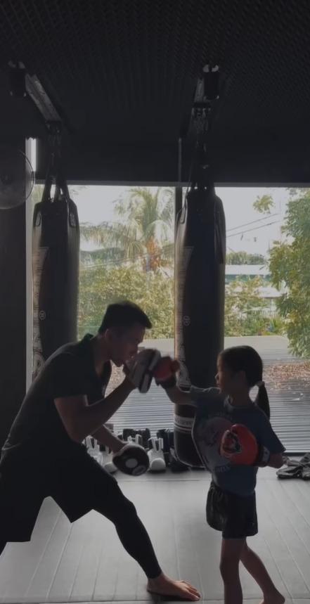 Hà Tăng tiết lộ môn thể thao các con yêu thích, giúp khỏe mạnh, chân dài giống mẹ-6