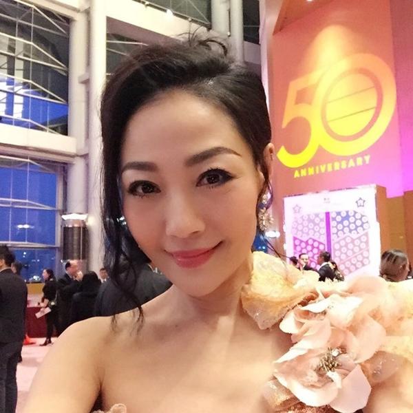 Á hậu U60 vẫn trẻ đẹp, tái xuất đóng phim dù là phú bà giàu sụ-2