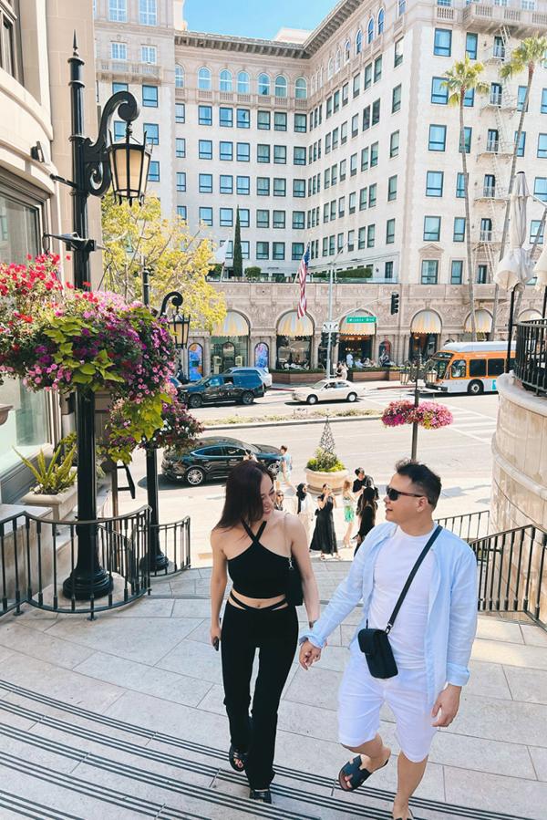 Phương Oanh - Shark Bình sau đám hỏi hoành tráng: Chú rể hack tuổi, cô dâu eo thon đáp trả tin đồn bầu bí-7