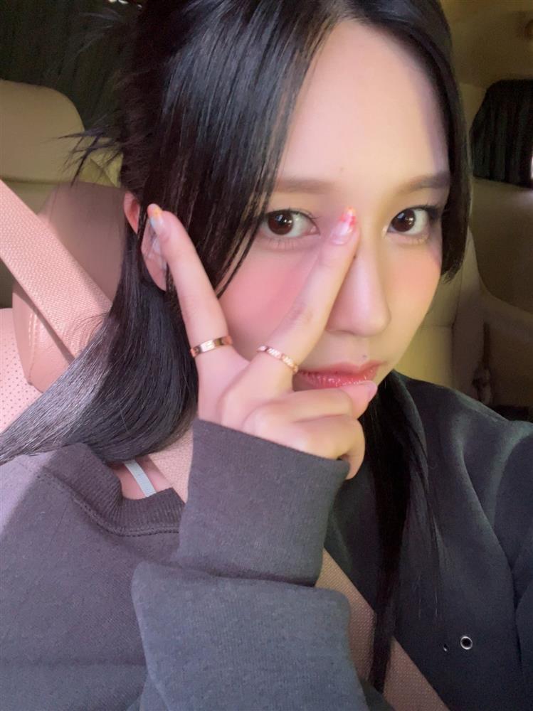 Nữ idol Kpop gây sốt với loạt ảnh quá khứ không khác gì hiện tại-9