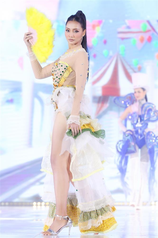 Show bikini của Hoa hậu Hoàn vũ Thái Lan bị nói copy Victorias Secret-7