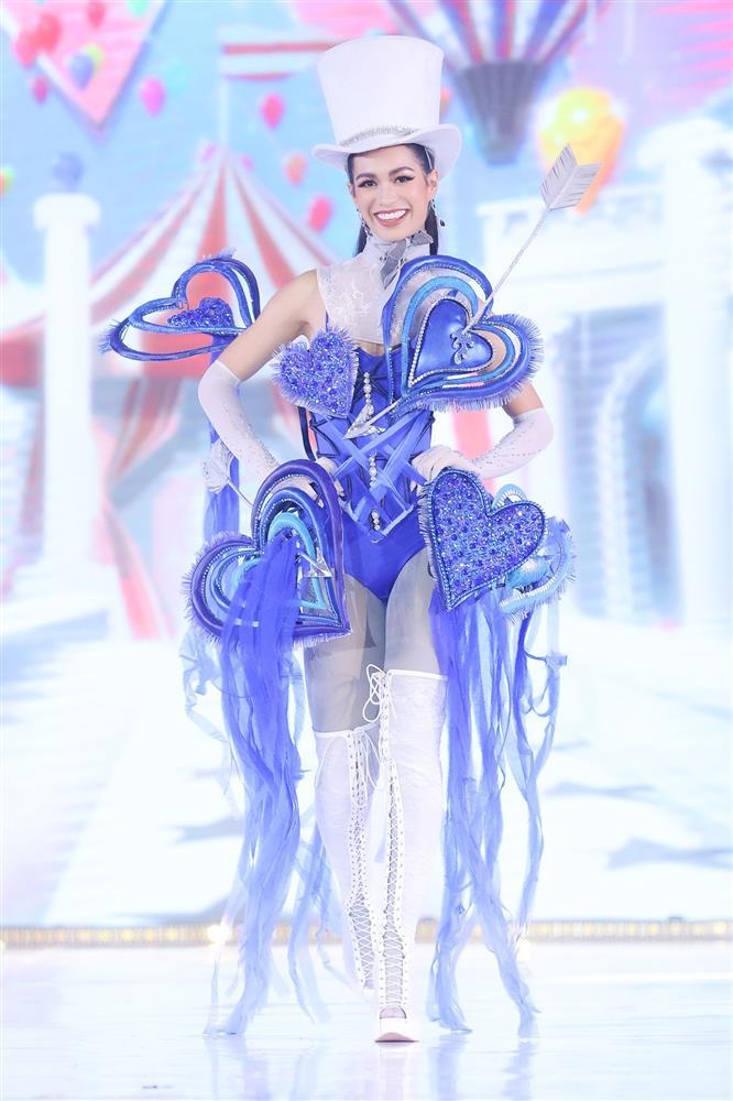 Show bikini của Hoa hậu Hoàn vũ Thái Lan bị nói copy Victorias Secret-9