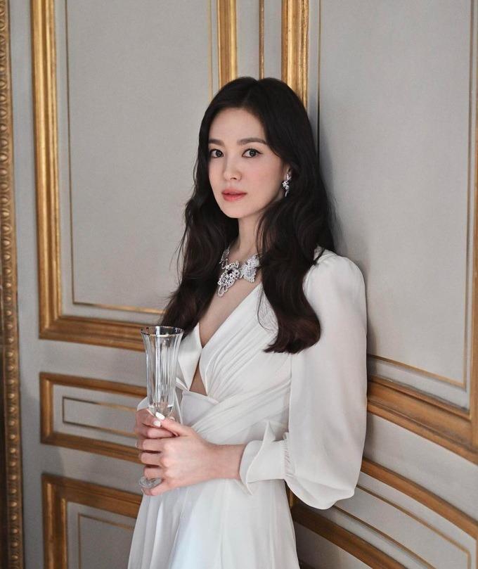 Song Hye Kyo: Một năm kiếm 3 triệu USD, tiết lộ người quan trọng nhất-2