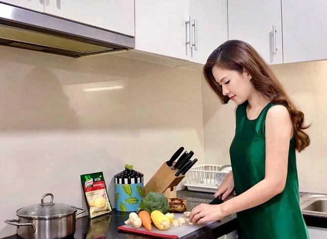 MC Đan Lê hé lộ cơ ngơi thứ 2 ấm cúng-12