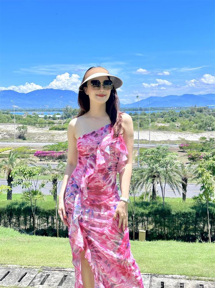 Hồng Diễm rũ bỏ vẻ kín đáo, ngày càng gợi cảm hút hồn-4