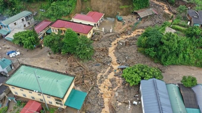 Toàn huyện Mù Cang Chải bị cắt điện, mưa lũ nuốt đường, cô lập cả xã-7