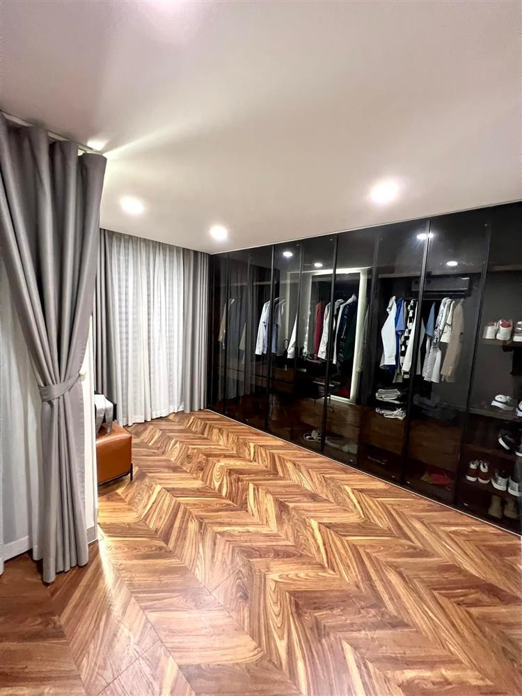 Bên trong biệt thự 23 tỷ đẹp như tranh vẽ của nam ca sĩ vừa kết hôn với bạn gái kém 17 tuổi-2