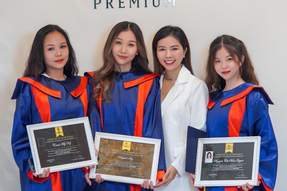 Nữ nhân viên văn phòng bỏ việc để theo đuổi đam mê phun xăm thẩm mỹ-4