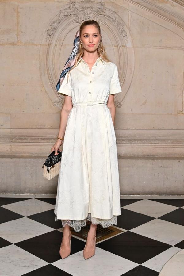 Chân dung nàng dâu hoàng gia gây chú ý nhờ gu thời trang phong cách nhất châu Âu-7