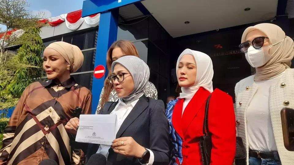 Scandal bủa vây cuộc thi Hoa hậu Hoàn vũ Indonesia-2