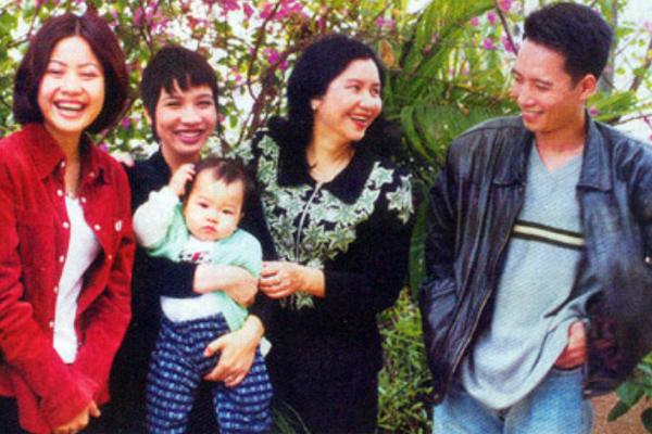Mẹ chồng diva Mỹ Linh: BTV, nghệ sĩ nổi tiếng một thời, xế chiều giỏi nội trợ chăm con cái-3