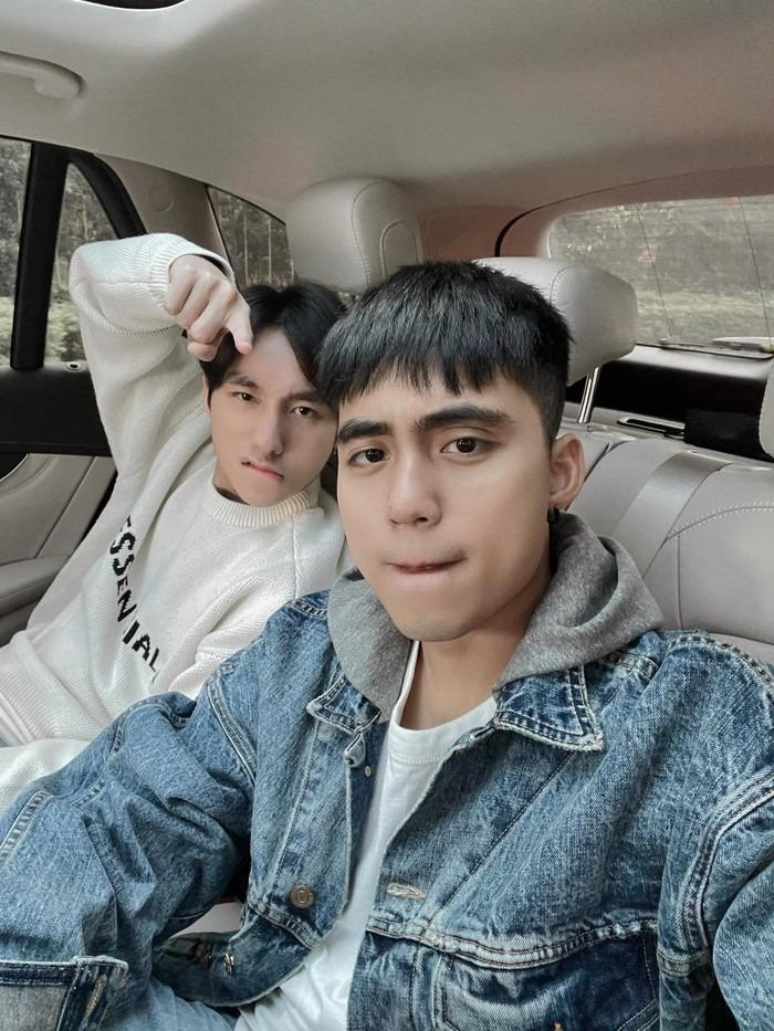 MONO kỷ niệm một năm đi hát bên gia đình, Sơn Tùng vắng mặt-6