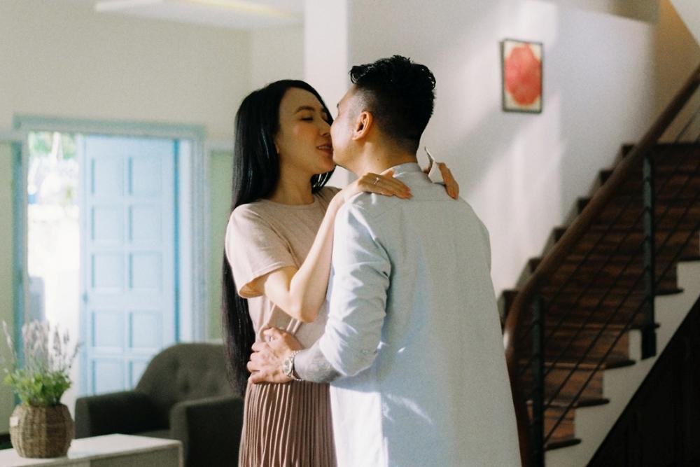 Khắc Việt mượn việc công làm việc tư tiếp tục mời vợ đóng MV-3