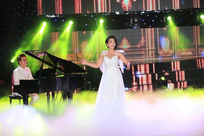 Nhan sắc tuổi 41 của ca sĩ được phong NSƯT trẻ nhất nhì Việt Nam, lấy chồng Pakistan-1