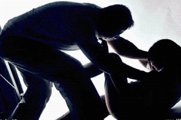 Khởi tố nam thanh niên hiếp dâm bé gái 5 tuổi-1