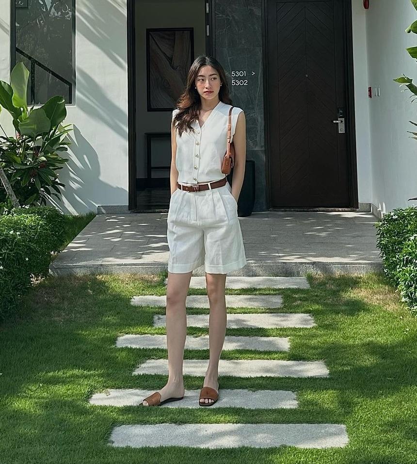 Phong cách sành điệu từ dạo phố tới đi du lịch của Lương Thùy Linh-3