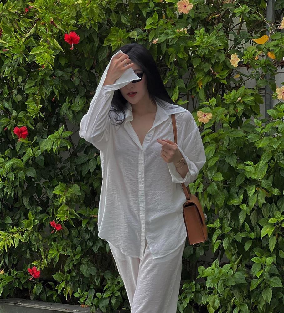 Cách phối áo sơ mi và quần ống rộng đẹp như Á hậu Tú Anh-1