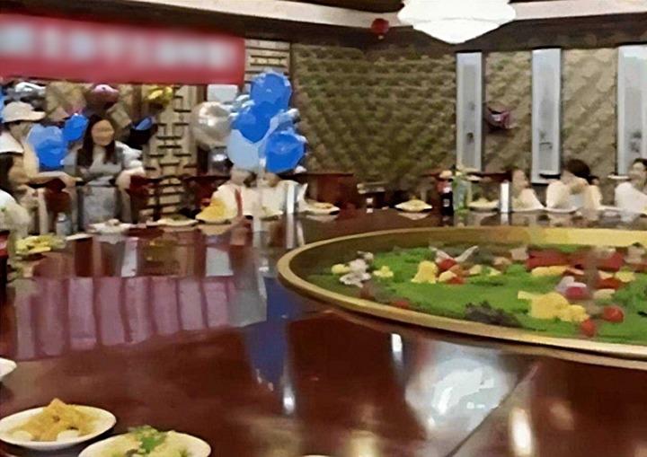 Rơi vào bẫy của phụ huynh khi dự tiệc tri ân, 2 giáo viên bị mất thanh danh, ảnh hưởng sự nghiệp-2