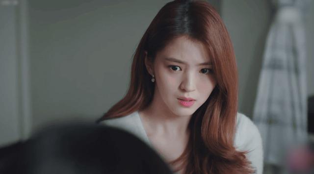 Chồng quên túi tài liệu, vợ sụp đổ phát hiện bí mật trong các hóa đơn mua sắm-1