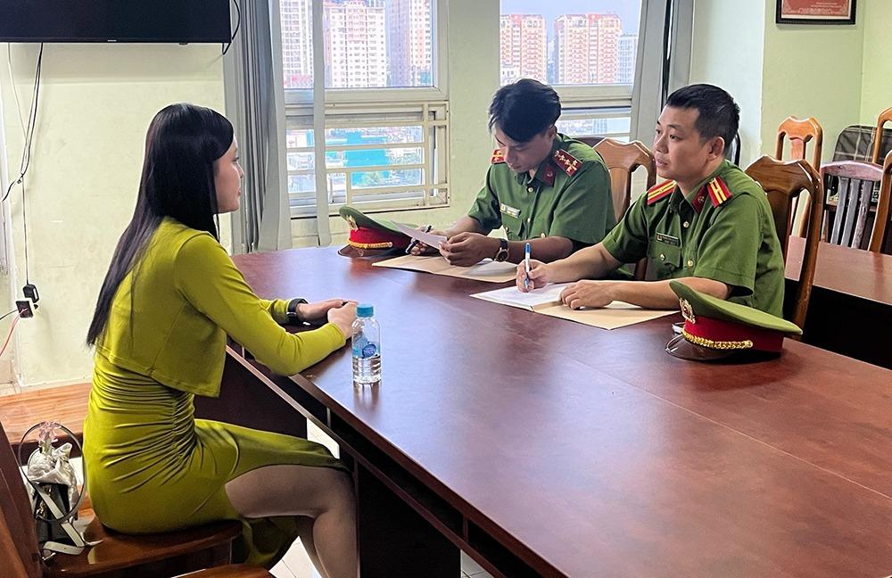 Phá đường dây mại dâm có nữ tiếp viên hàng không, người mẫu giá 3 ngàn USD-1