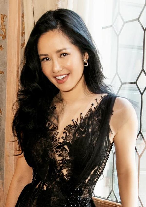 Bống Hồng Nhung tuổi 53: Sở hữu nhà ở Pháp tuyệt đẹp, cuộc sống tuổi trung niên rực rỡ tình yêu-11