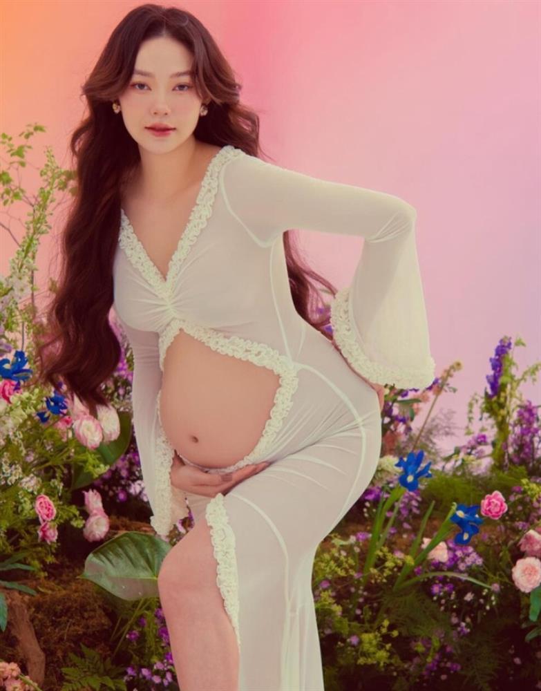 Mẹ bầu Minh Hằng khoe nhan sắc rạng rỡ trước ngày vỡ chum-4