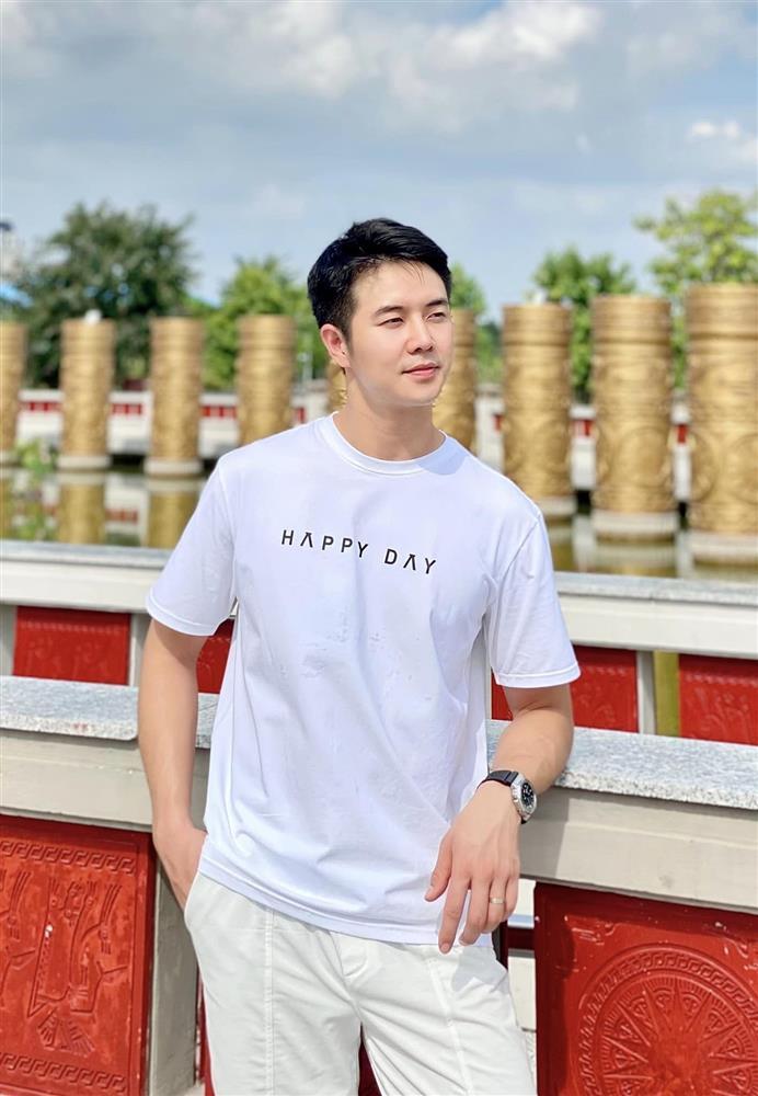 Chồng MC Thùy Linh VTV: Chăm đi chợ, 2h sáng vẫn tập dẫn chương trình cùng vợ-5