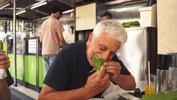 Ăn bánh xèo 180.000 đồng/chiếc, khách Mỹ còn thích mê nước chanh muối-4