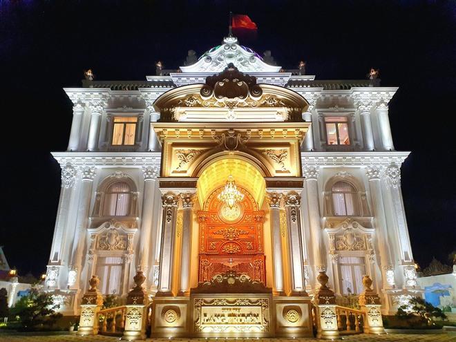 Choáng ngợp dinh thự 150 tỷ của đại gia Cần Thơ: Rộng 3.000m2, dát vàng lóa mắt-11