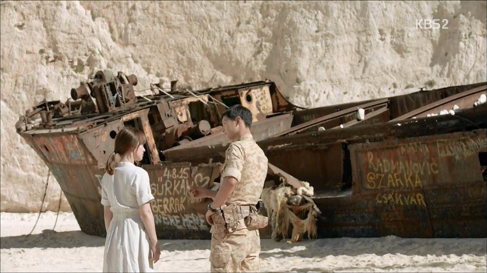 Vịnh tàu đắm nơi Lisa BlackPink hẹn hò con trai tỷ phú giàu nhất thế giới-8