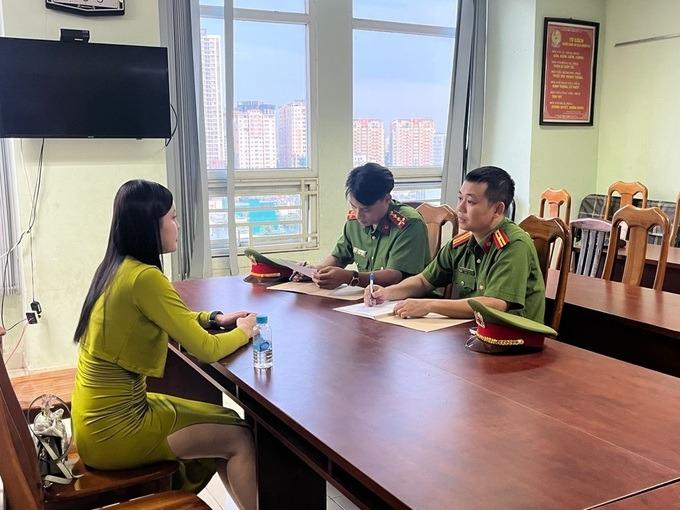 Tranh cãi về họ Vỏ của cựu tiếp viên hàng không điều hành đường dây bán dâm-1