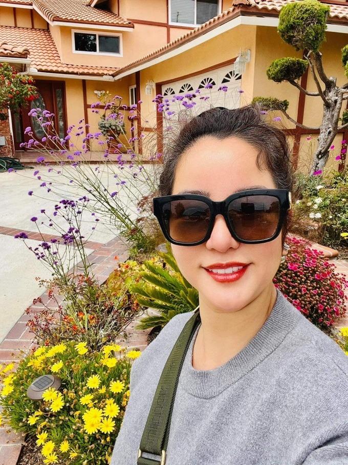 Nghệ sĩ hài Thúy Nga tuổi 47: Nhan sắc trẻ trung, bình yên sau sóng gió-11