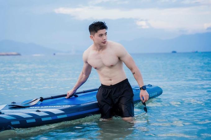 Hot boy 6 múi Hà Nội: Tôi áp lực khi làm quen với ca sĩ Vũ Thảo My-4