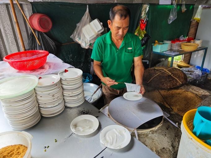 Món ăn tốn chén đĩa nhất Việt Nam, khách cuốn vài chục bánh mới đã thèm-2