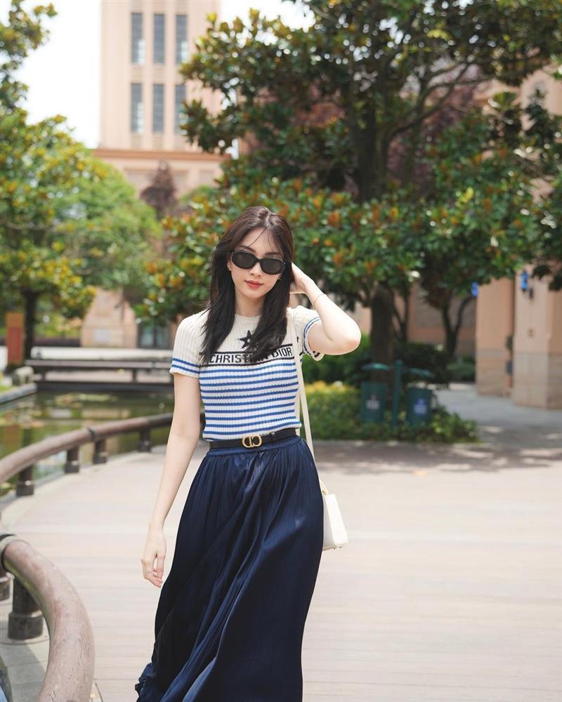 Đặng Thu Thảo mắc lỗi khi diện đồ đắt đỏ-1