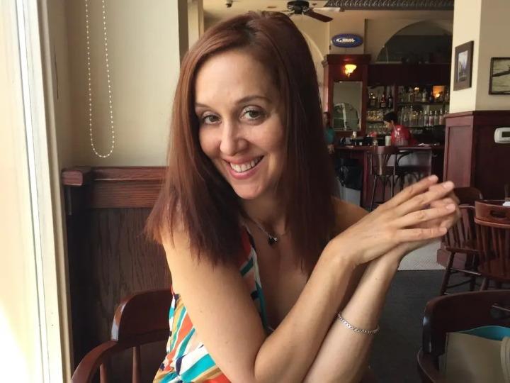 42 tuổi vẫn làm bé đường và nhận 500 USD mỗi lần hẹn hò-1