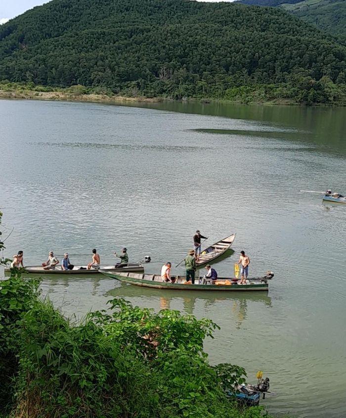 Vụ lật ghe trên hồ thủy điện ở Quảng Nam: Thêm một người tử vong-1