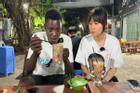 Du khách châu Phi lần đầu du lịch Hà Nội: Ăn hai bát phở gà, húp cạn nước dùng