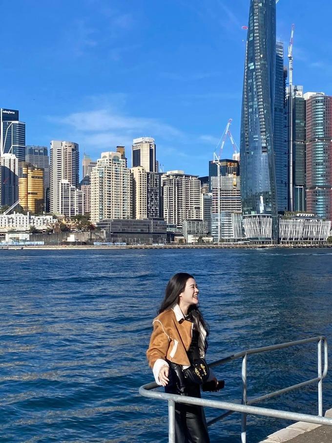 Bỏ áo ngành, tiếp viên hàng không Trâm Anh du lịch khắp thế giới, thời trang ngập hàng hiệu-4