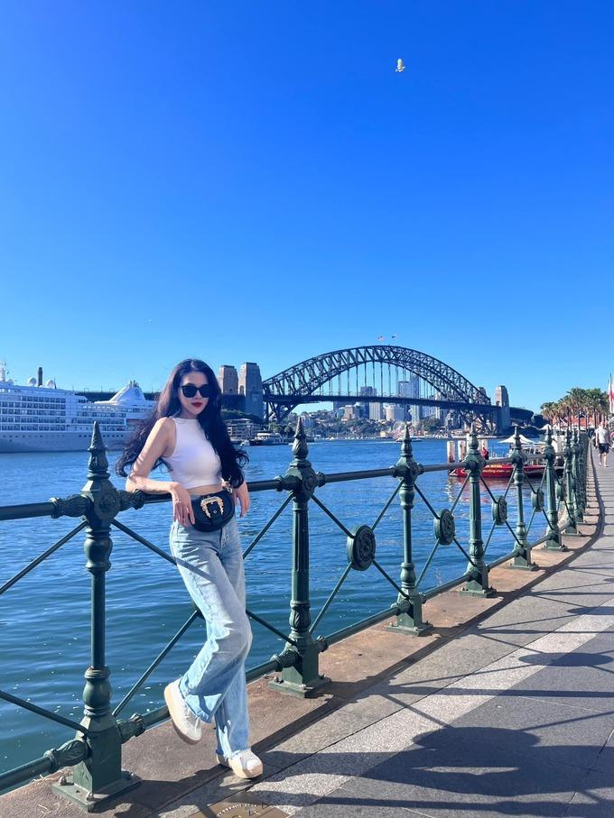 Bỏ áo ngành, tiếp viên hàng không Trâm Anh du lịch khắp thế giới, thời trang ngập hàng hiệu-9