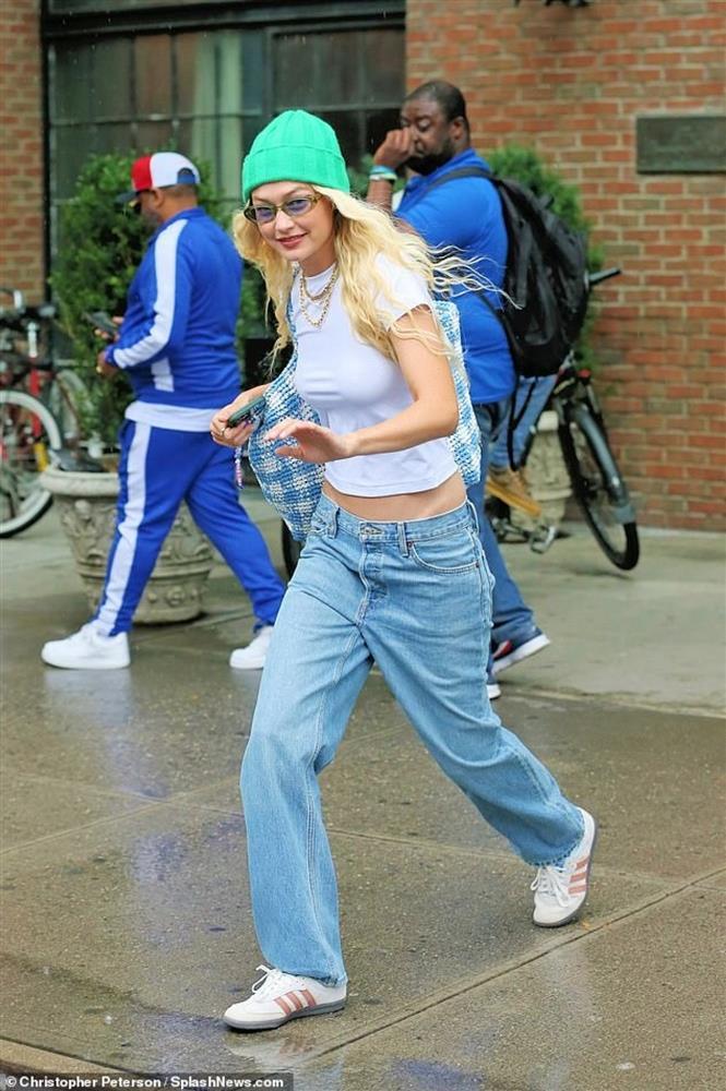 Gigi Hadid xuất hiện giản dị sau bê bối bị bắt vì tàng trữ cần sa-2