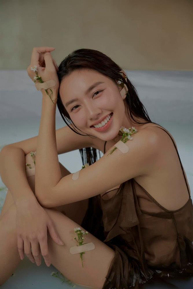 25 tuổi, Hoa hậu Thùy Tiên đã dám khoe các nhược điểm cơ thể-2