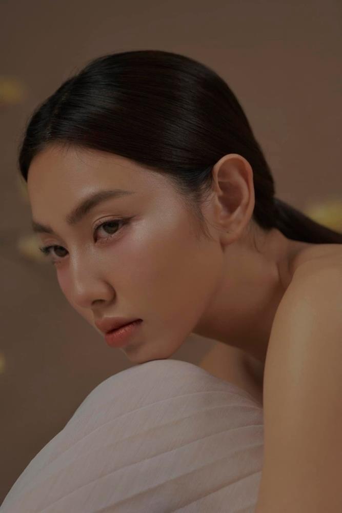 25 tuổi, Hoa hậu Thùy Tiên đã dám khoe các nhược điểm cơ thể-10